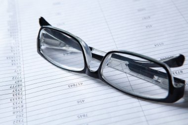 Masaüstü kağıdı ve gözlüklerinde