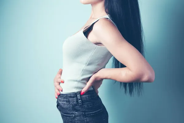 Jovem Mulher Tem Dor Nos Rins — Fotografia de Stock