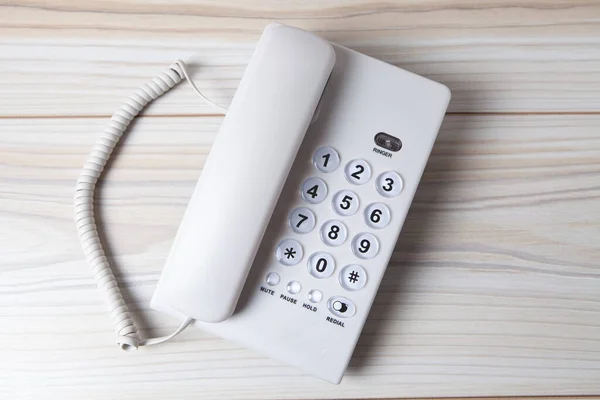 Fehér Otthoni Telefon Asztalon — Stock Fotó