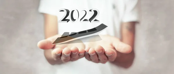 Woman Holding Growing Chart 2022 — Stock Photo, Image