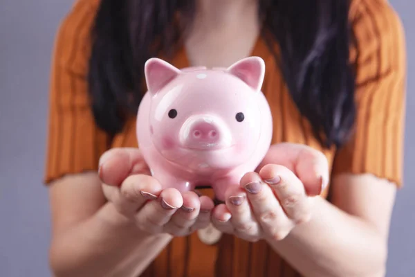 Young Girl Holding Piggy Bank — Stock Photo, Image