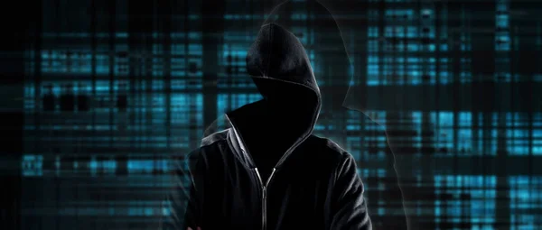 Hacker Der Kapuze Auf Blauem Hintergrund — Stockfoto