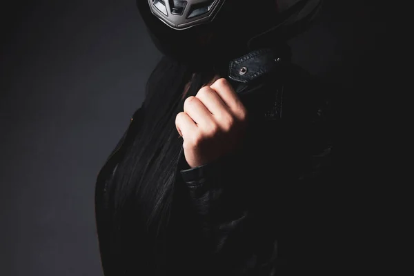 Mujer Pie Casco Motocicleta —  Fotos de Stock