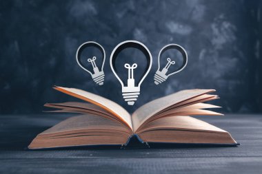 Yeni fikirleri aydınlat ve fikirleri uygula