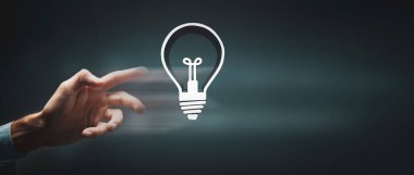 Yeni fikirleri aydınlat ve fikirleri uygula