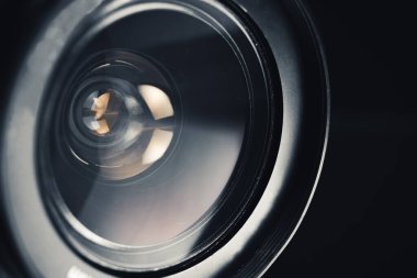 Dijital tek mercek refleks kamerasını kapat