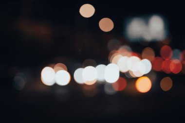 Geceleri arabanın farlarını parlat.