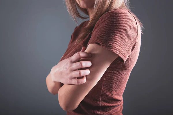 Lesões Articulares Espasmo Braço Menina — Fotografia de Stock