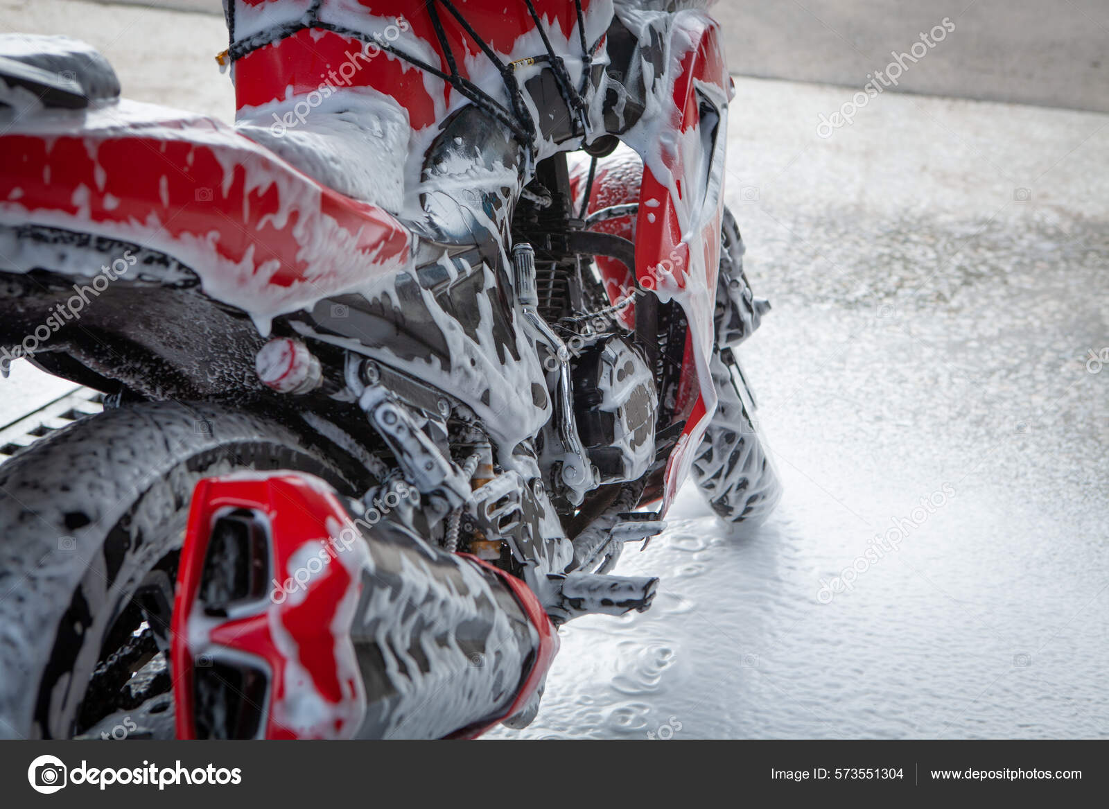 Lavage moto images libres de droit, photos de Lavage moto