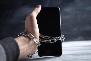 İnternet ya da sosyal ağlara bağımlılık