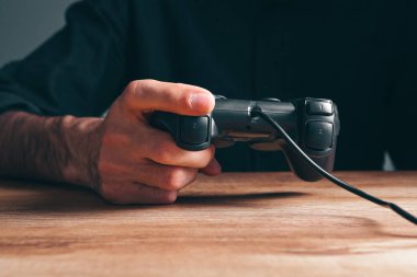 Oyun joystick.Oyun zamanı ile oyna