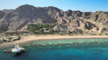 Eilat Kızıldeniz Yeraltı Gözlemevi Deniz Parkı, Havacılık Manzarası. Yüksek kalite 4k görüntü