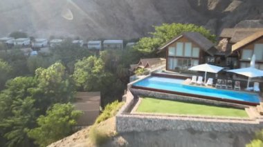 İsrail, Eilat 'taki Orchid Otel ve Tatil Köyü. Eilat, İsrail' in en güney ucundaki tatil köyü.