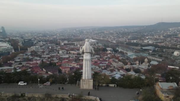 Statuia Mamei Georgia din Tbilisi, Georgia — Videoclip de stoc