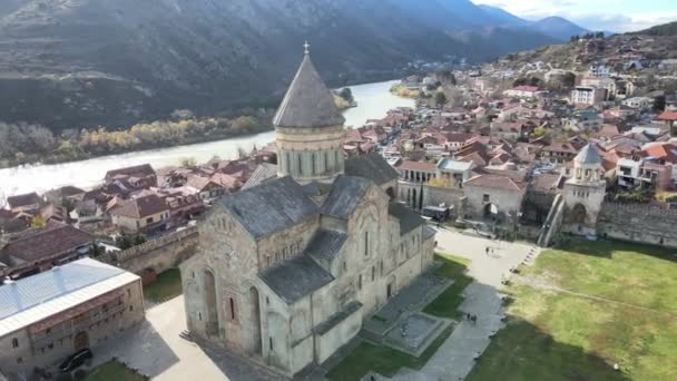 Ancienne cathédrale Svetitskhoveli, architecture géorgienne Tbilissi tourisme patrimonial — Video