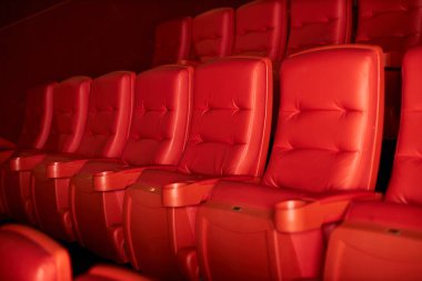 Kırmızı film veya tiyatro koltuk boş satırlar
