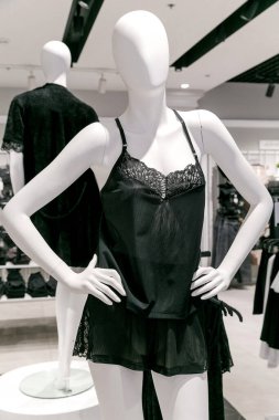 Vitrin mankeni iç çamaşırı seksi pazarlama mağazası