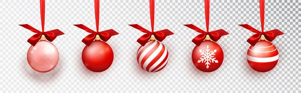 Bolas rojas de Navidad con diferentes patrones colgando de una cinta con un lazo exuberante. Set de adornos navideños aislados sobre fondo transparente — Archivo Imágenes Vectoriales