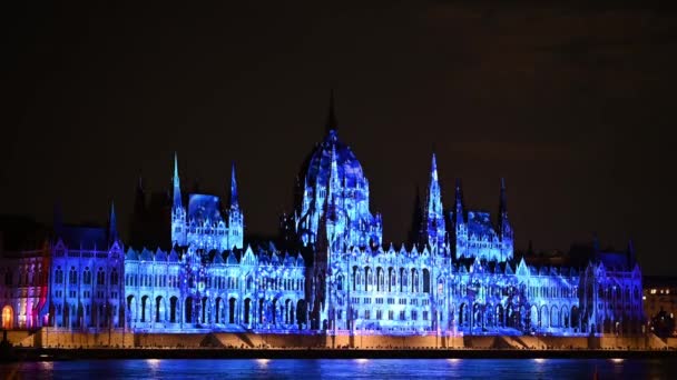 Parlamentsgebäude in Budapest. — Stockvideo