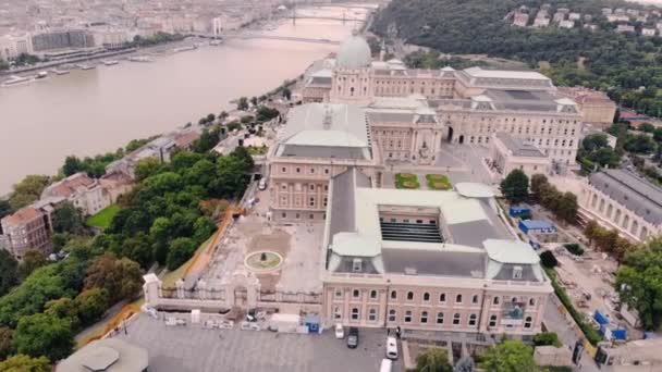 Buda slott Kungliga slottet flygfoto. — Stockvideo