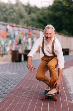 Son sınıf öğrencisi genç ruhlu..