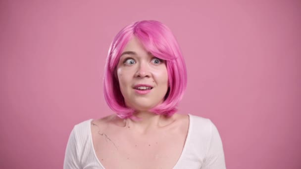 Potret wanita yang terkejut. — Stok Video