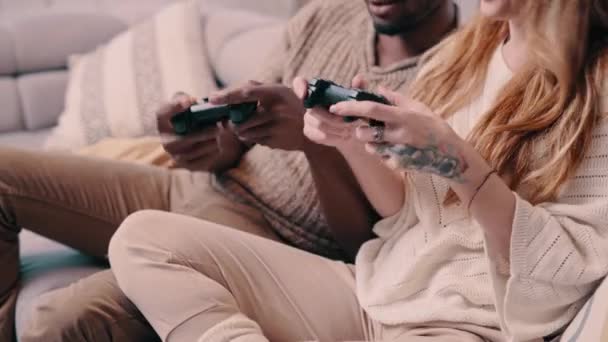 夫婦ビデオゲームをプレイ. — ストック動画