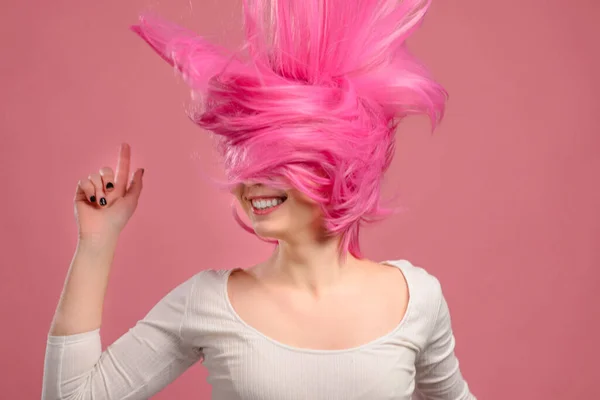 Joyful pink-haired woman. — Stock Photo, Image