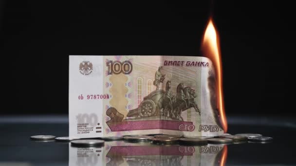 Rus rublesi yanıyor.. — Stok video
