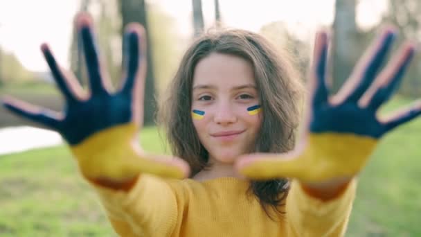 Ritratto di ragazza ucraina . — Video Stock