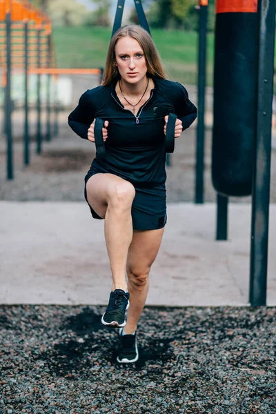 Woman Workout Young Athletic Female Sportswear Trains Fitness Straps Sports — Stock Photo, Image