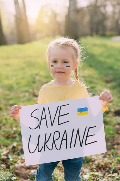 Portrait Little Girl Calling Ukraine Ukrainian Child Does Want War — ストック写真