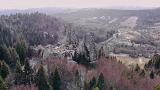 Αεροφωτογραφία Του Οχυρού Τουστάν Drone Πετά Κοντά Όμορφους Βράχους Φόντο — Αρχείο Βίντεο