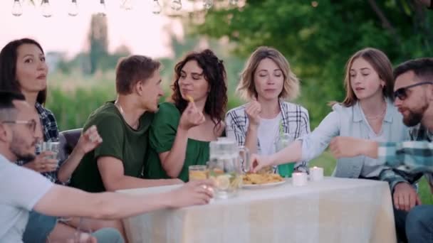 Group Friends Relaxing Together Outdoor Young People Sitting Table Having — Stock Video
