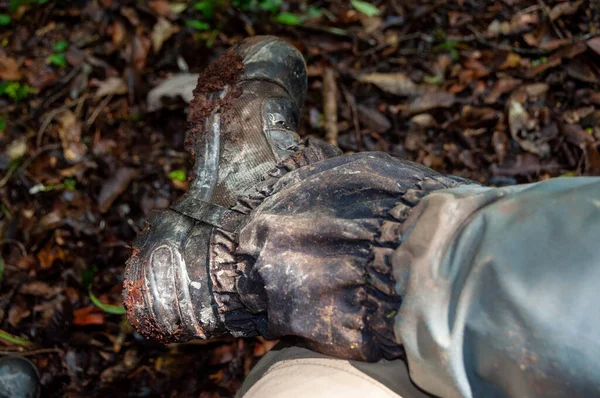 Μπότες Trapper Λερωμένες Λάσπη Κατά Διάρκεια Της Πεζοπορίας Τουριστική Και — Φωτογραφία Αρχείου