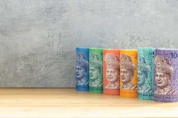 Малазийская Валюта Рулоны Денег Банкноты Ringgit Выстроились Соответствии Стоимостью Место — стоковое фото