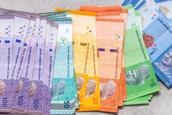 Dinero Malayo Repartido Sobre Mesa Todos Los Billetes Banco Concepto — Foto de Stock