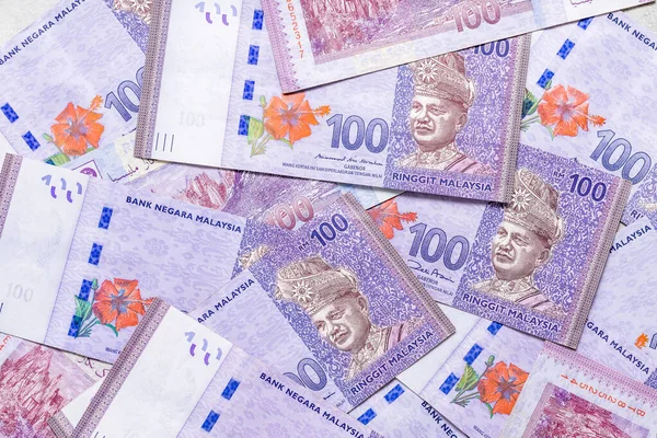 Billetes Banco Malasios Dispersos Cien Ringgit Fondo Económico Empresarial — Foto de Stock