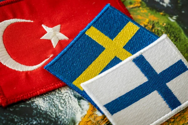 Flaga Turecka Obok Flag Finlandii Szwecji Koncepcja Konfliktu Politycznego Między — Zdjęcie stockowe