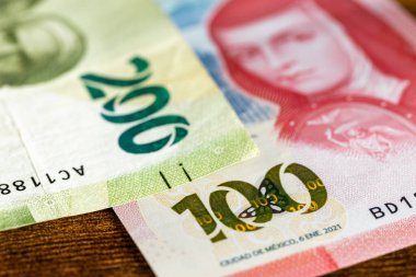 Meksika parası, 100 ve 200 peso kağıt banknot.