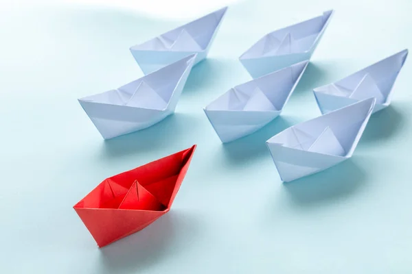 Success Leadership Concept Red Leader White Boats Leader Development Strategy — Stok fotoğraf