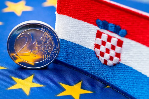 Die Flagge Kroatiens Vor Dem Hintergrund Der Einheitswährung Der Europäischen — Stockfoto