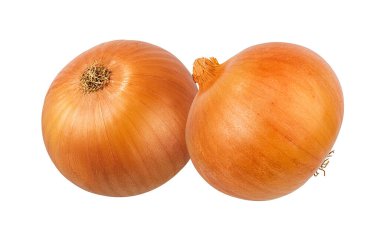 Beyaz arkaplanda soğan izole edildi