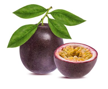 Tutku meyvesi beyaz arkaplanda izole