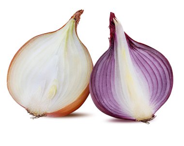 Beyaz arkaplanda soğan izole edildi