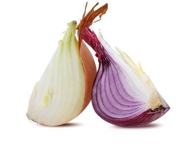 Beyaz arkaplanda soğan izole edildi