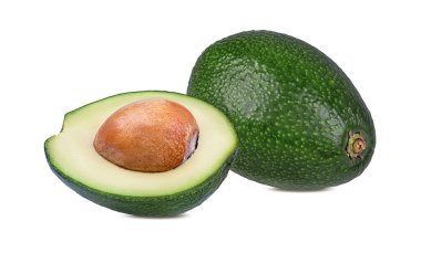 avokado beyaz arkaplanda izole edildi