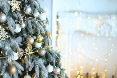 İnsanlar olmadan Noel ağacına yakın çekim