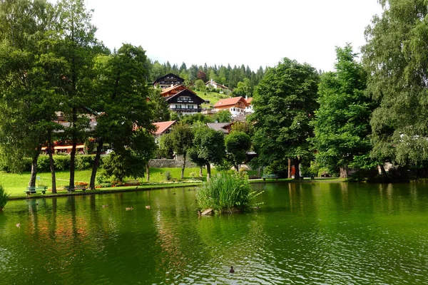 Мальовничий Міський Парк Озером Гарне Місце Відпочинку — стокове фото