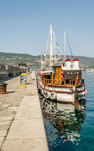 Herceg Novi Montenegro Agosto 2021 Barco Amarrado Madera Puerto Herceg — Foto de Stock